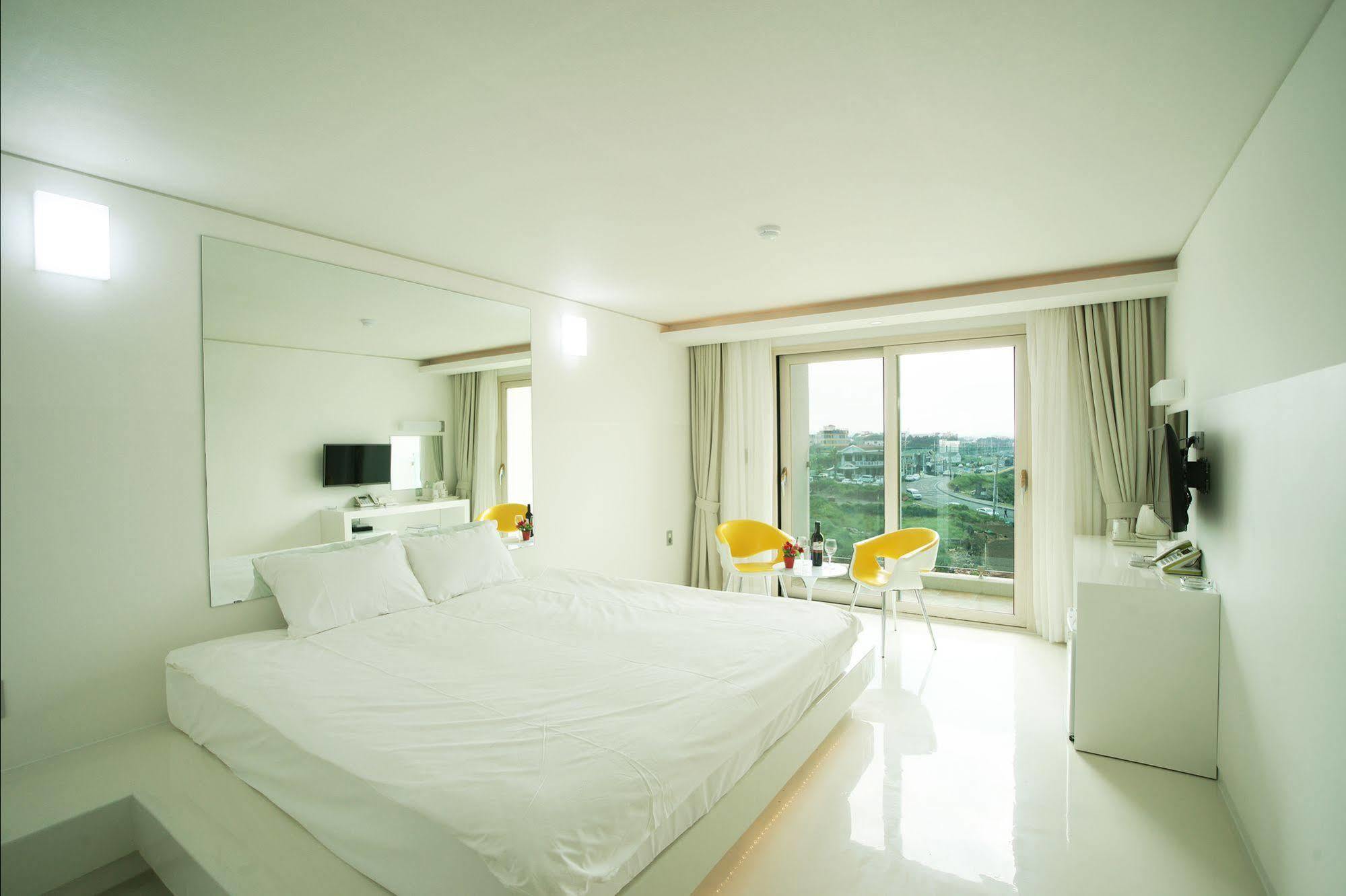 Hotel Ciel Bleu Jeju Exteriör bild