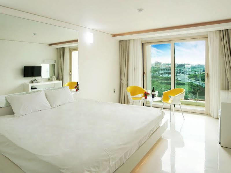 Hotel Ciel Bleu Jeju Exteriör bild