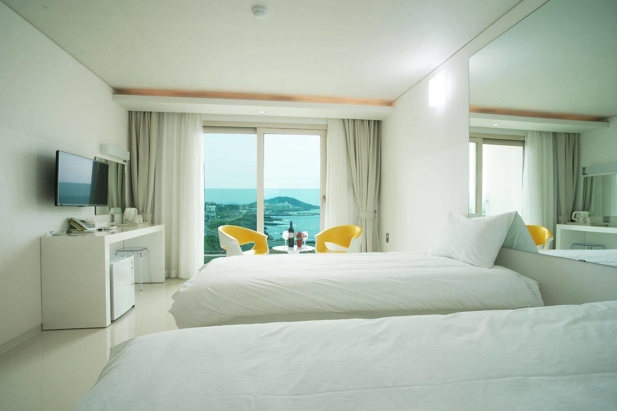 Hotel Ciel Bleu Jeju Exteriör bild