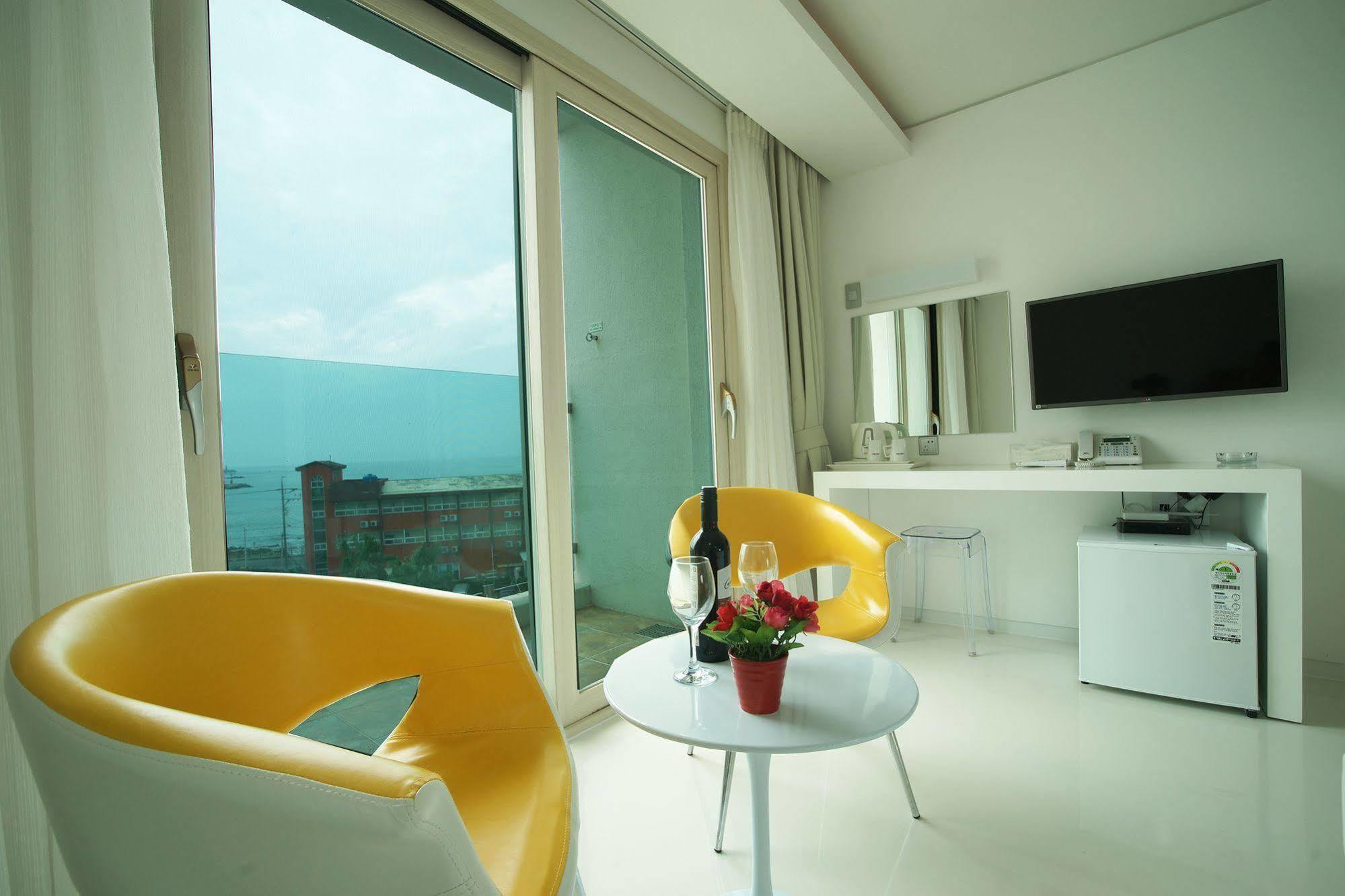 Hotel Ciel Bleu Jeju Exteriör bild